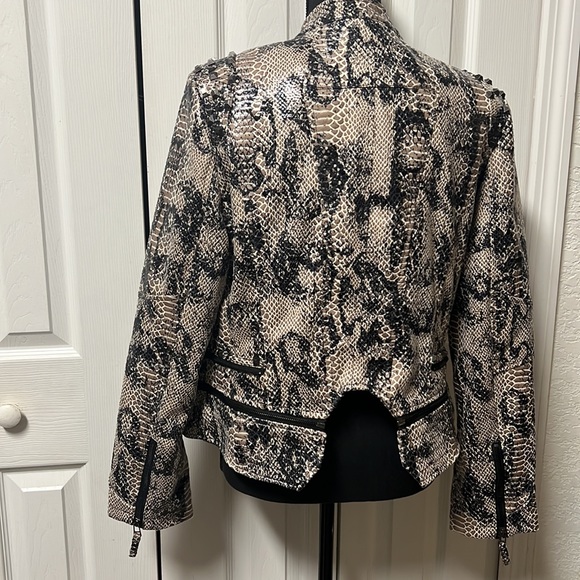 ChouYatou Jacket - Picture 3 of 3